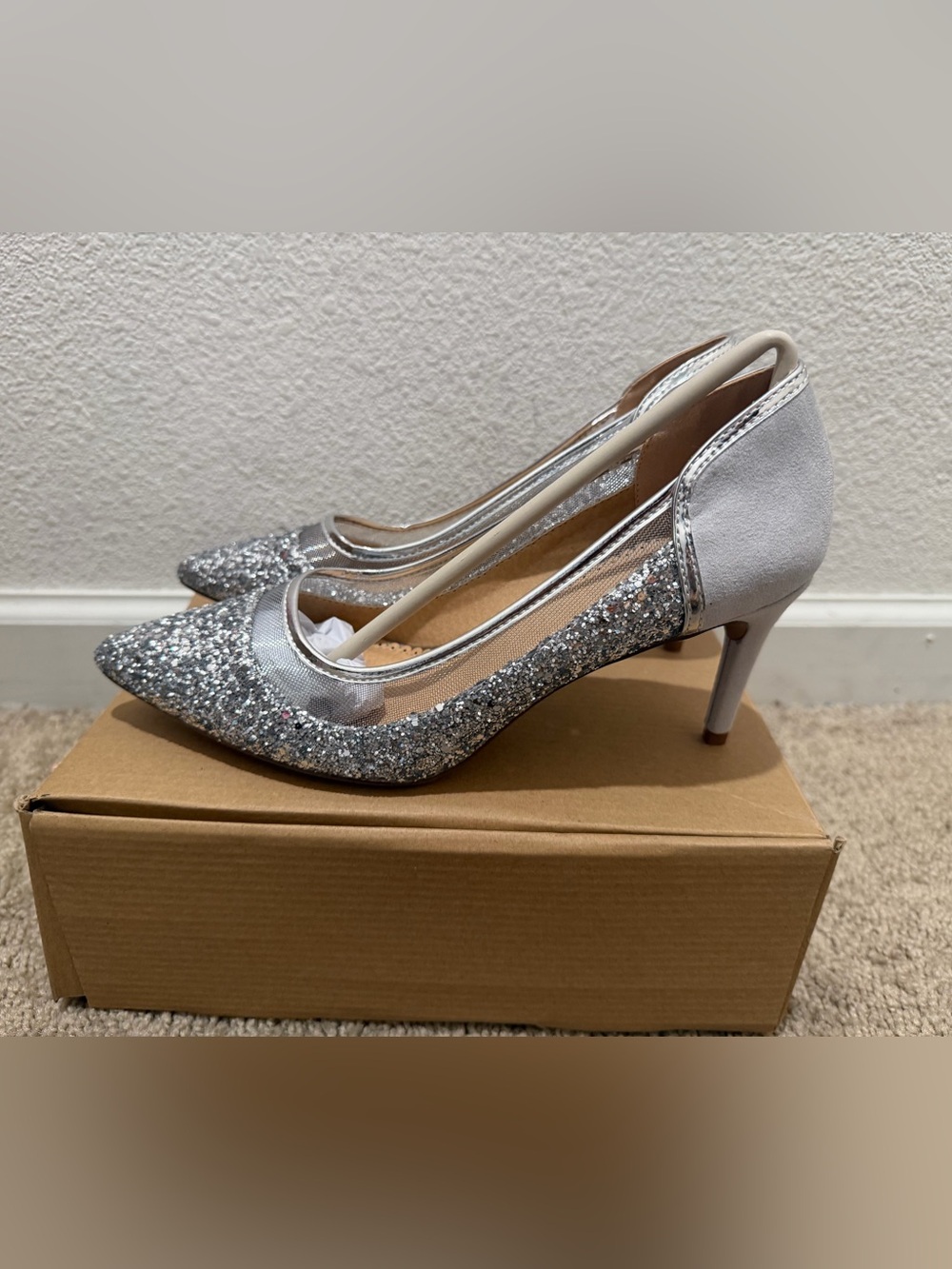 “New” Journee Collection KALANI Silver Glitter Mesh Pointed-Toe Heels size7